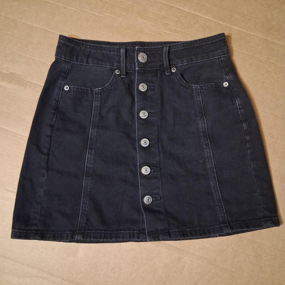 Black denim mini skirt button front Pockets front and back high-rise